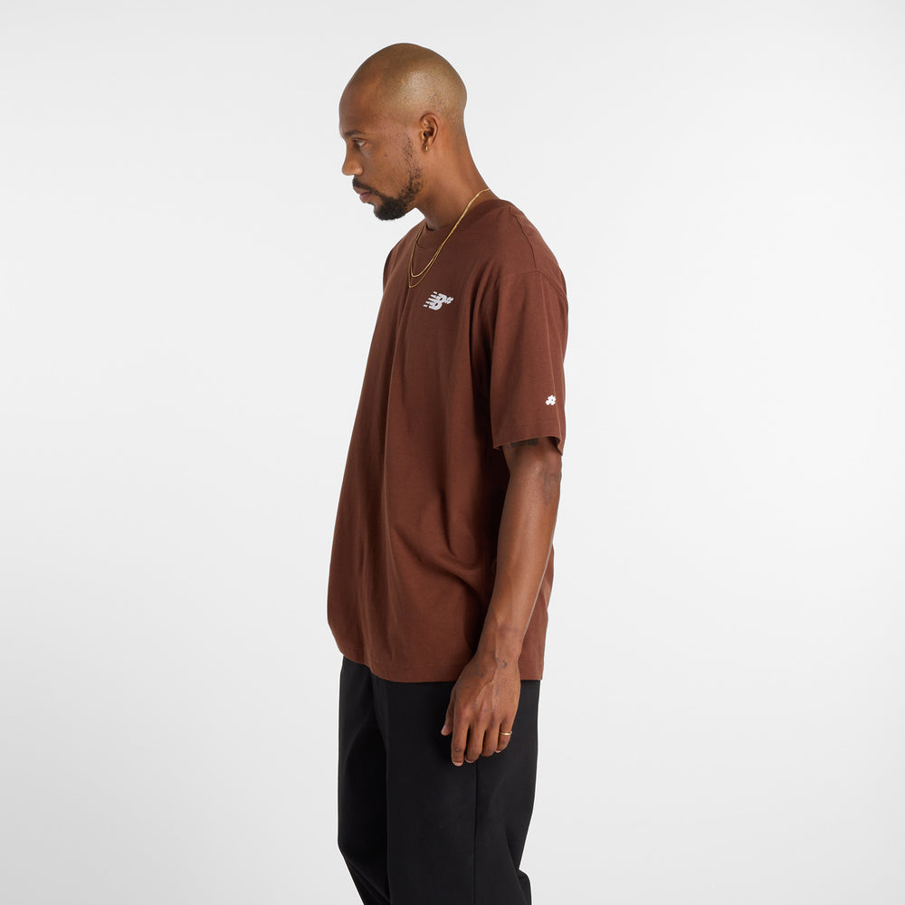 NEW BALANCE NUMERIC Small Logo Tee Pumpernickel